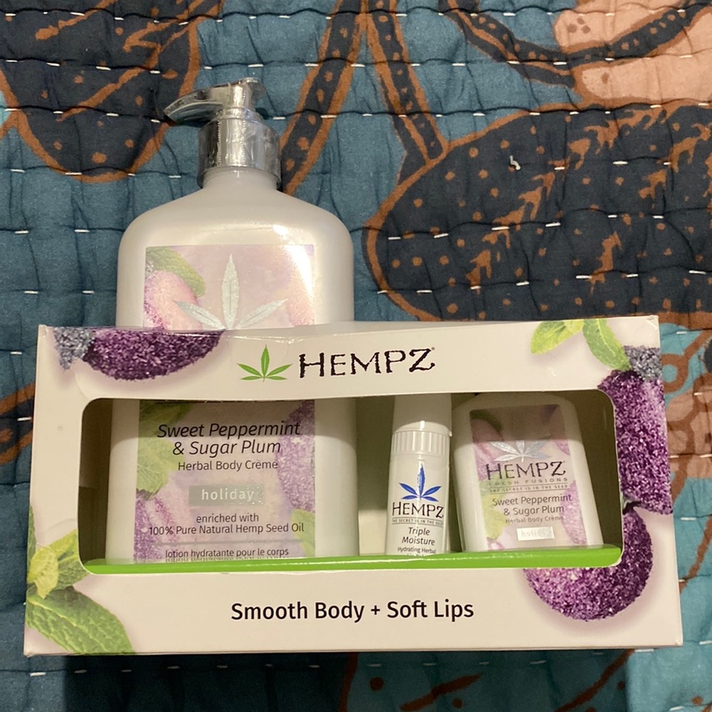Hempz lotion soft lips kit new